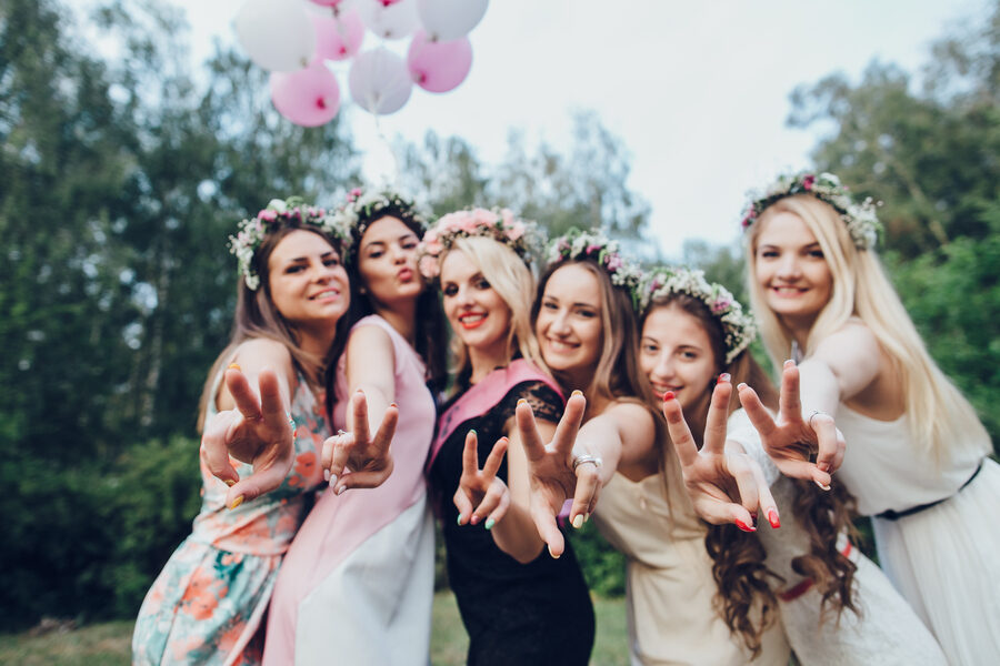 girlfriends-and-bride-celebrate-hen-party-before-t-2026-01-11-08-51-35-utc (1)